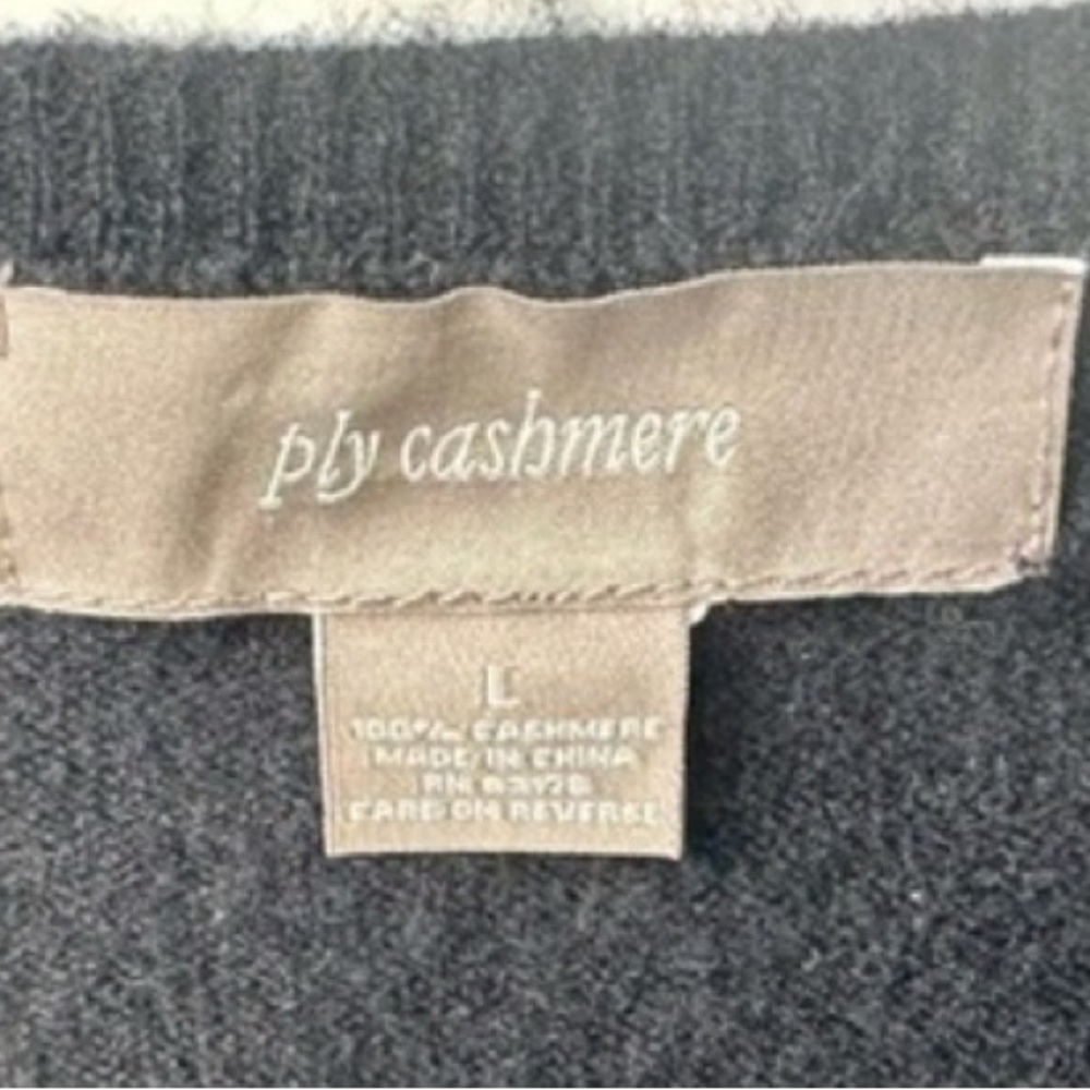 Ply Cashmere 100% Cashmere Black V-necklace sweater, size L - Picture 6 of 6